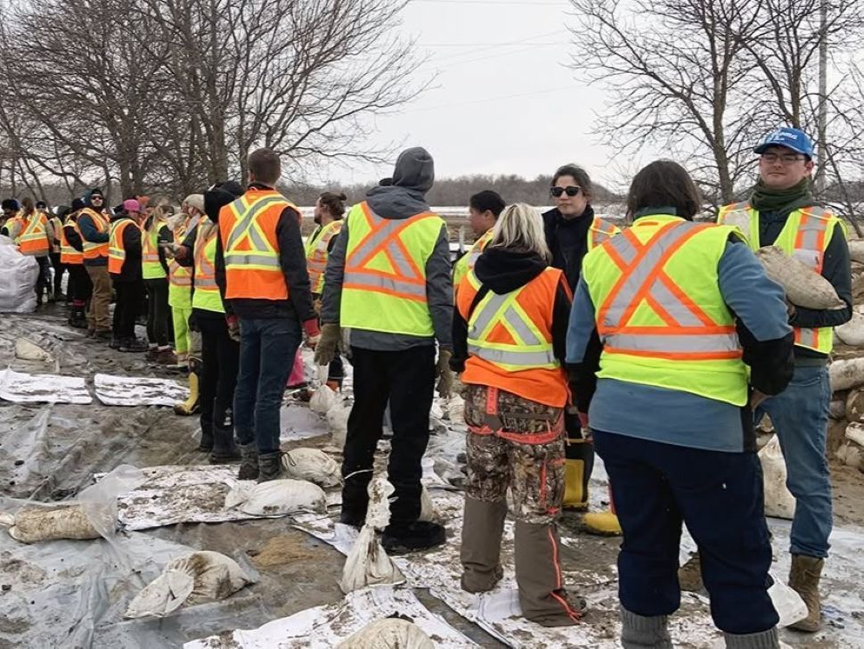 Flood supports arrive for long-suffering Peguis First Nation, Fisher ...