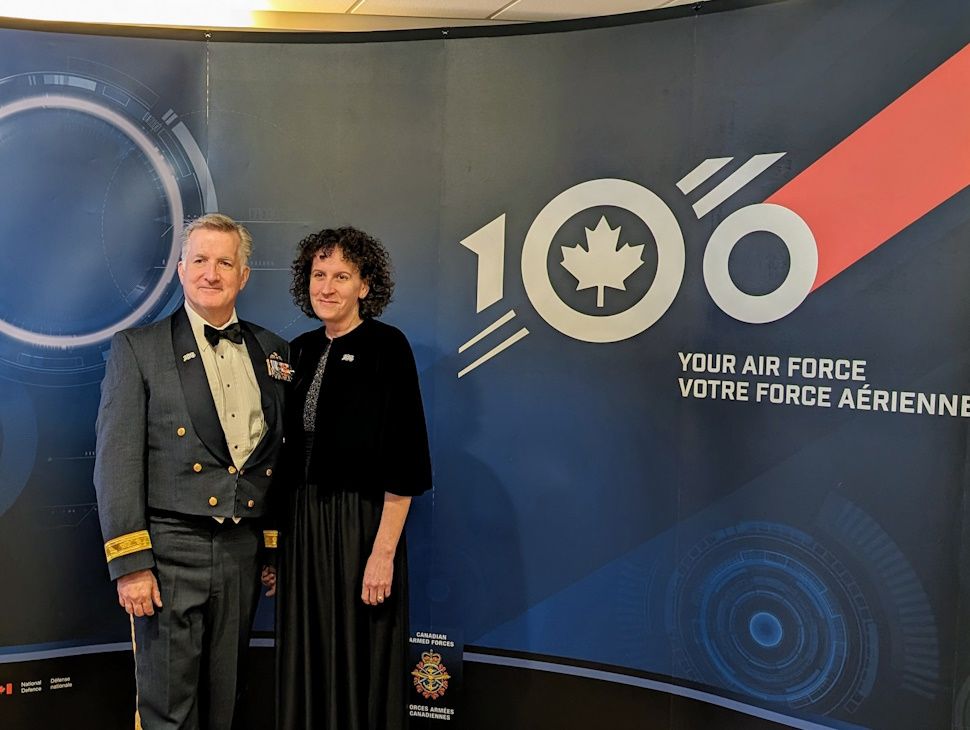 Senior officers, dignitaries attend tradition-packed dinner for RCAF ...