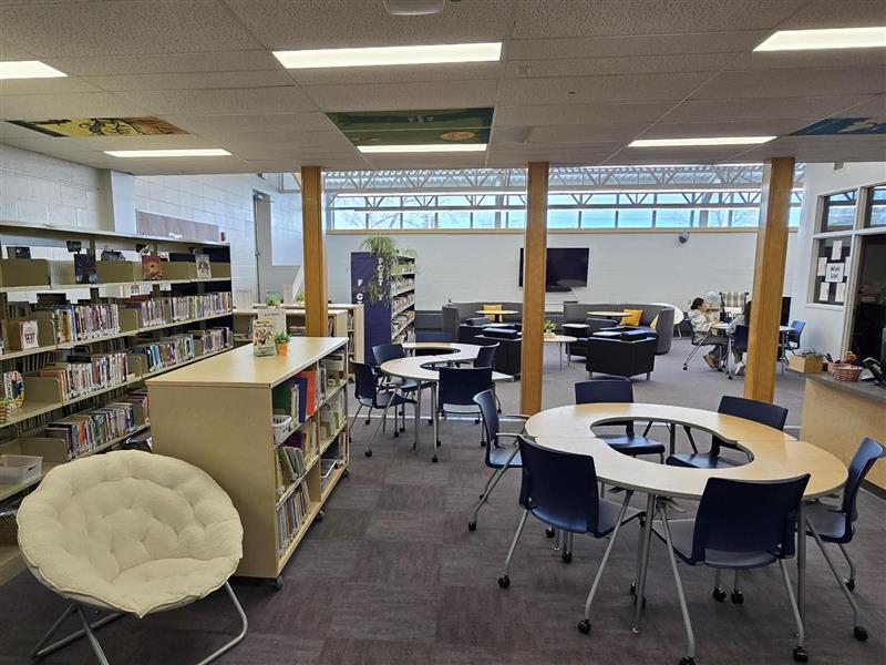 케로버트 학교도서관 새 공간 이미지 1