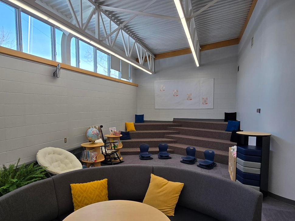 케로버트 학교도서관 새 공간 이미지 3