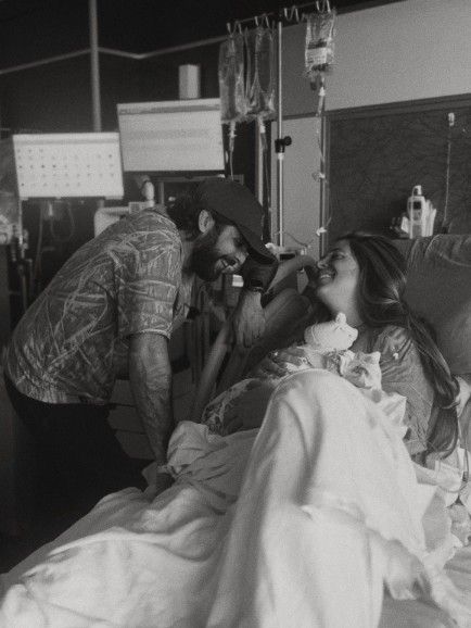 Thomas Rhett welcomes fifth child, a 'Brave' little boy - CHVNRadio ...