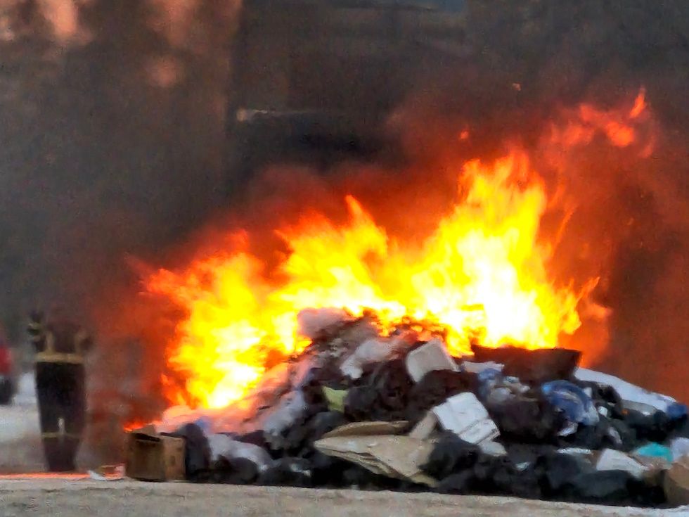 Morden Fire & Rescue quickly extinguishes garbage fire ...